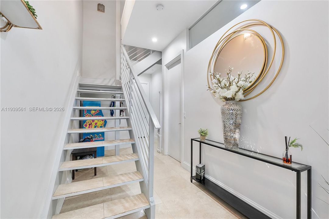 出租: $7,800 (3 贝兹, 3 浴室, 2950 平方英尺)