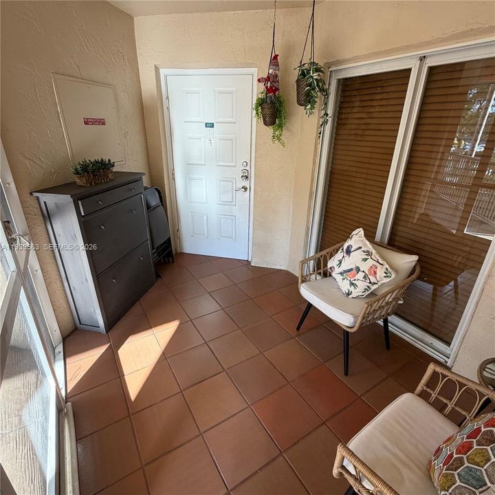 For Rent: $2,490 (2 beds, 2 baths, 1469 Square Feet)