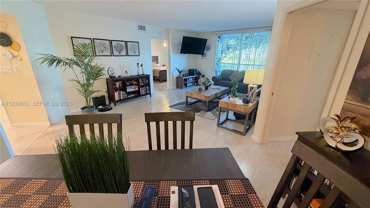 For Rent: $2,490 (2 beds, 2 baths, 1469 Square Feet)