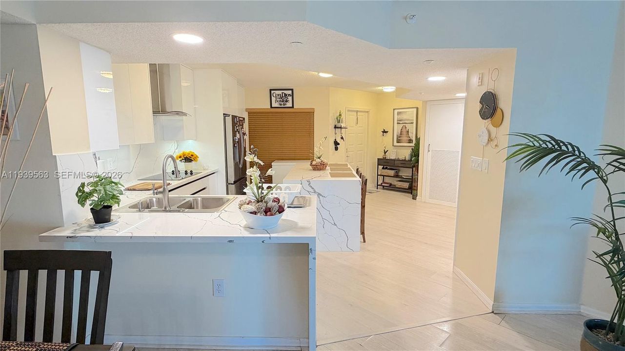 For Rent: $2,490 (2 beds, 2 baths, 1469 Square Feet)