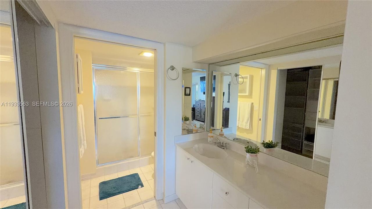 For Rent: $2,490 (2 beds, 2 baths, 1469 Square Feet)