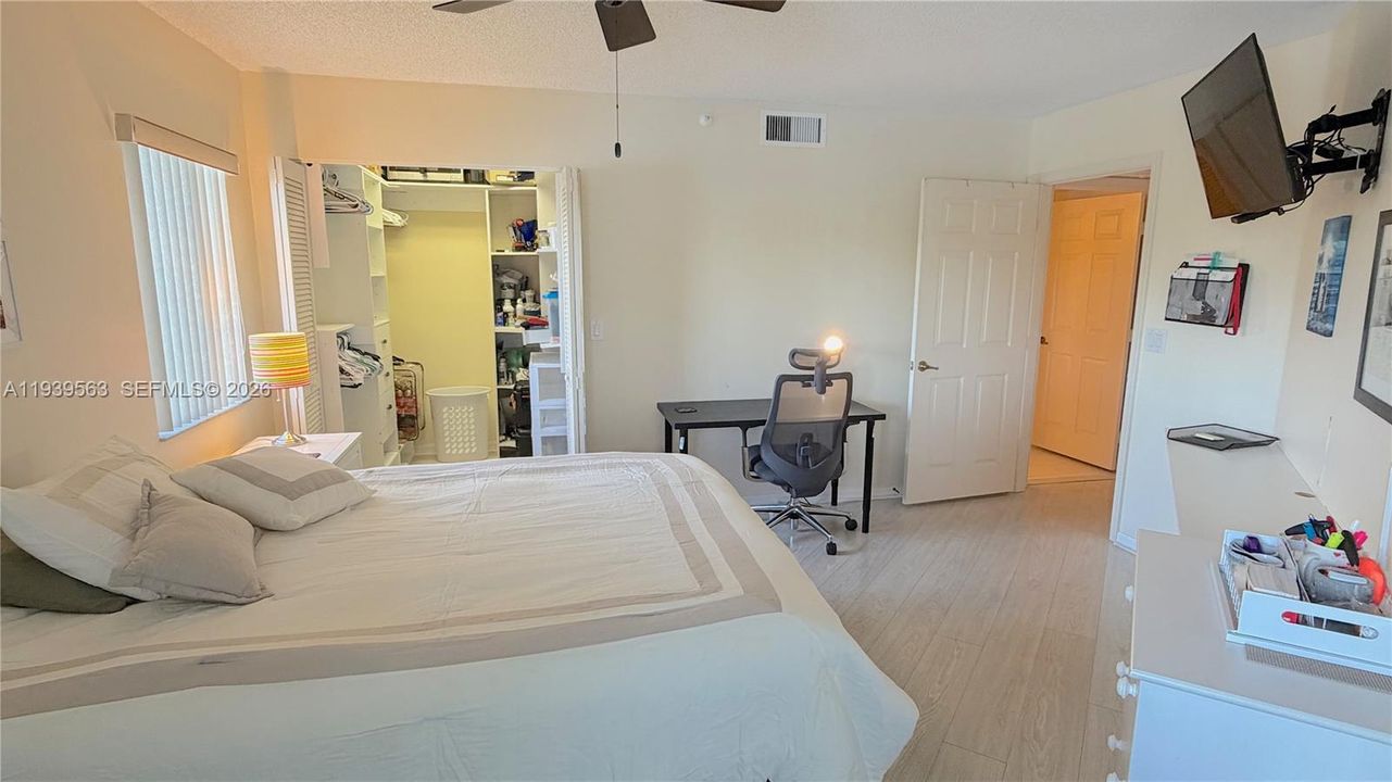 For Rent: $2,490 (2 beds, 2 baths, 1469 Square Feet)