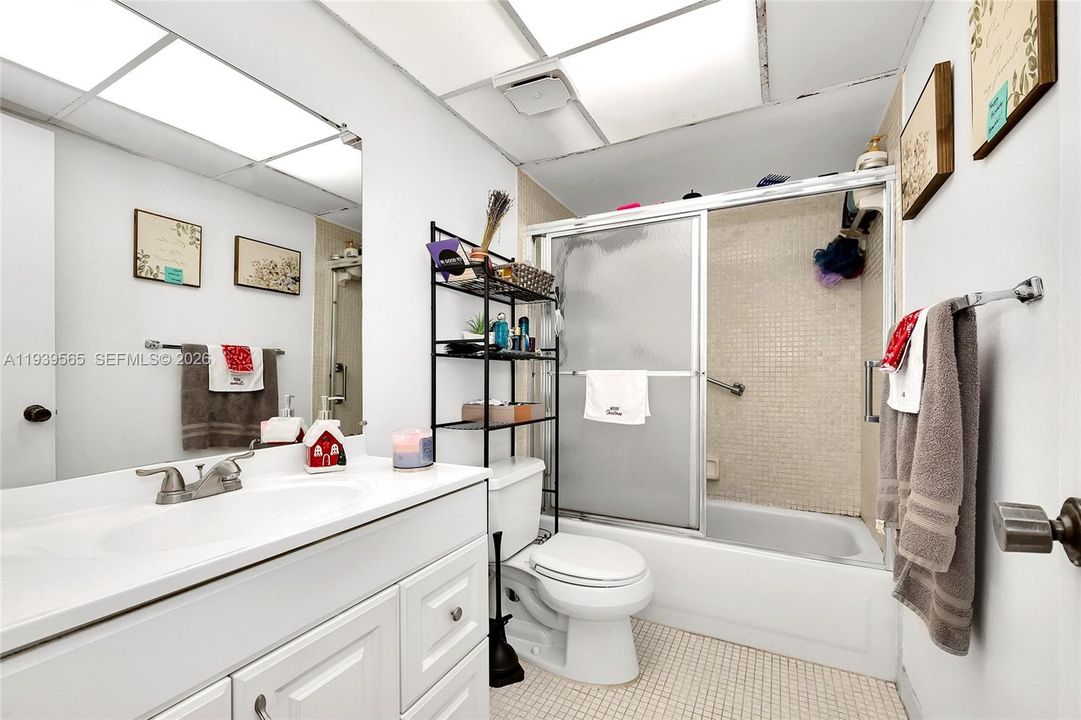 В аренду: $1,650 (1 спален, 1 ванн, 810 Квадратных фут)