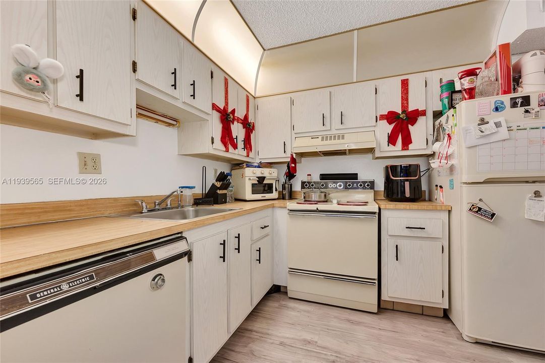 В аренду: $1,650 (1 спален, 1 ванн, 810 Квадратных фут)