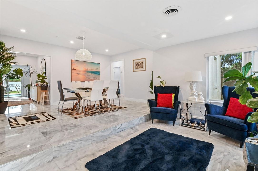 В аренду: $8,500 (4 спален, 2 ванн, 1668 Квадратных фут)