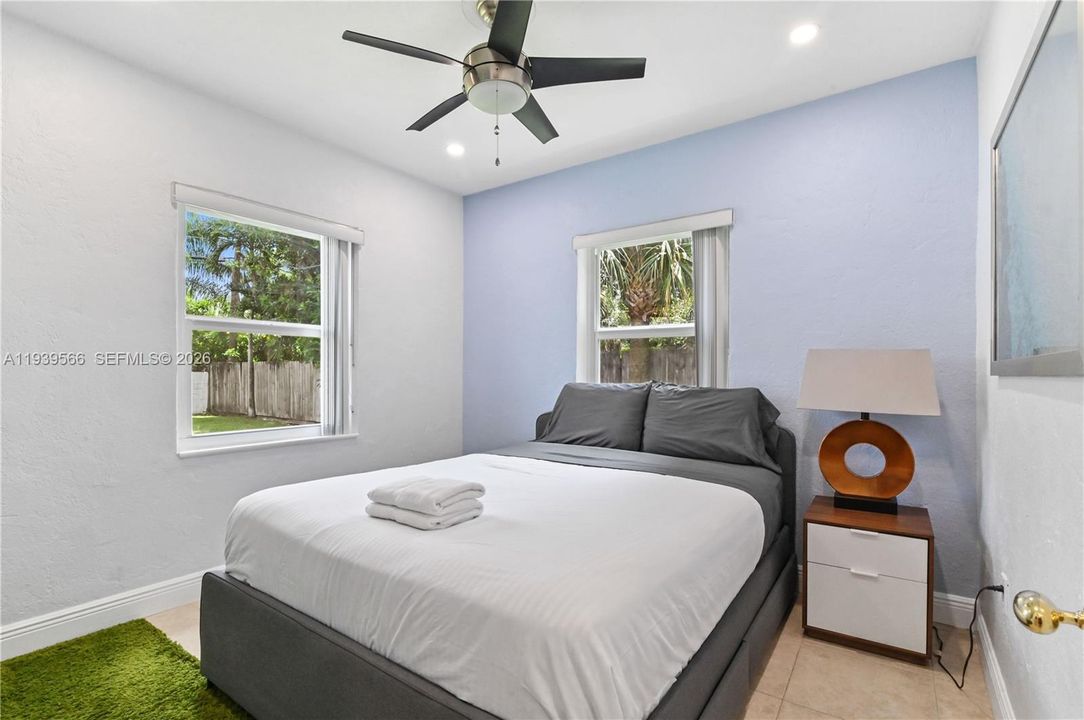 В аренду: $8,500 (4 спален, 2 ванн, 1668 Квадратных фут)