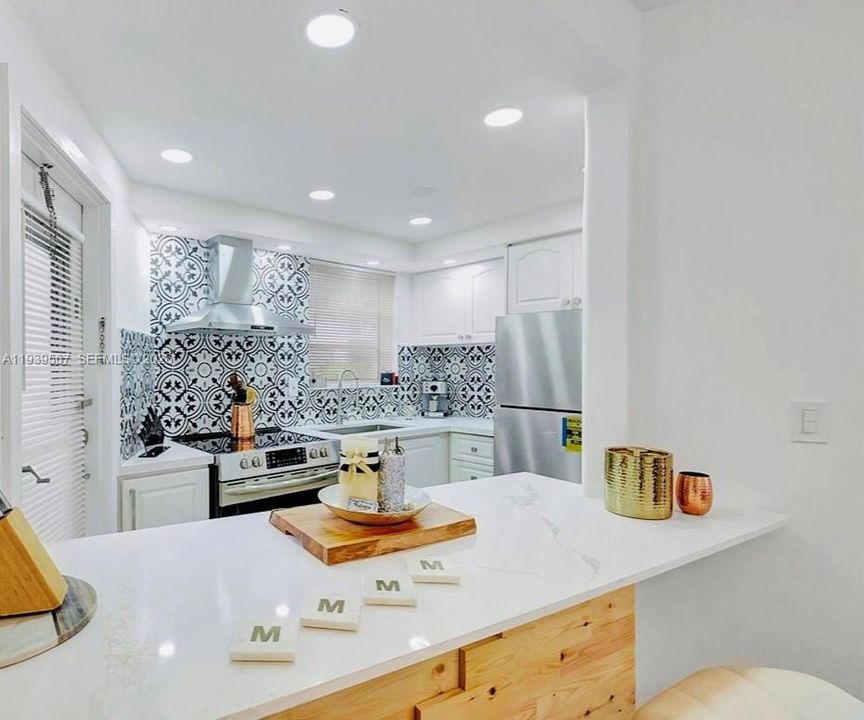 待售: $178,000 (1 贝兹, 1 浴室, 660 平方英尺)