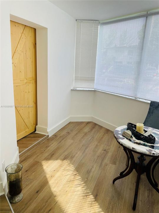 待售: $178,000 (1 贝兹, 1 浴室, 660 平方英尺)