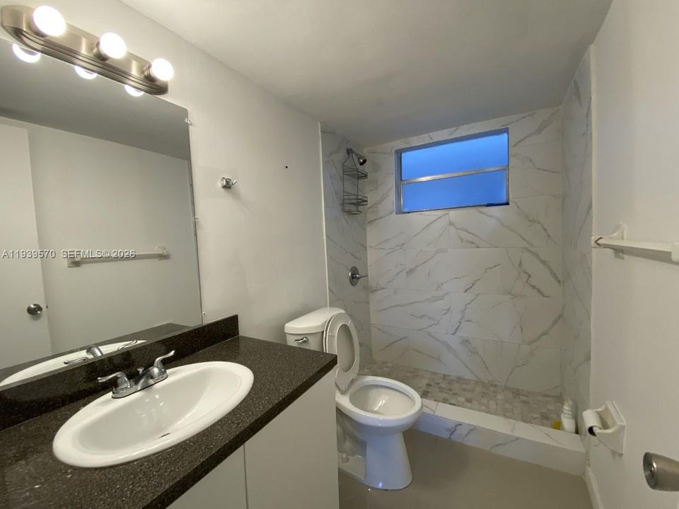 For Sale: $175,000 (2 beds, 2 baths, 1000 Square Feet)