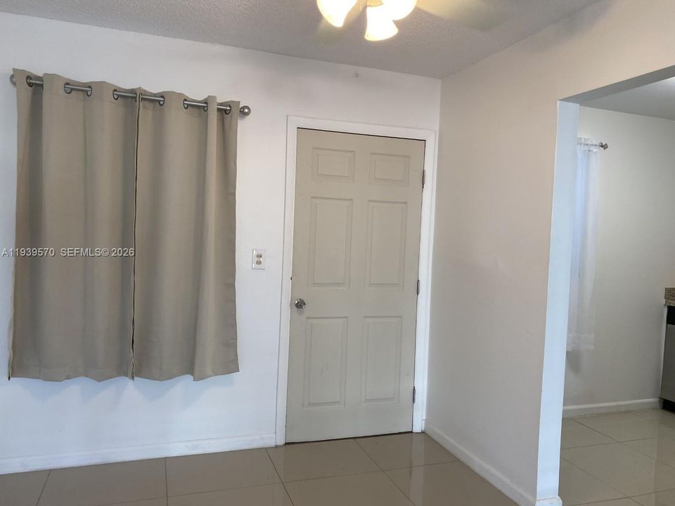 For Sale: $175,000 (2 beds, 2 baths, 1000 Square Feet)