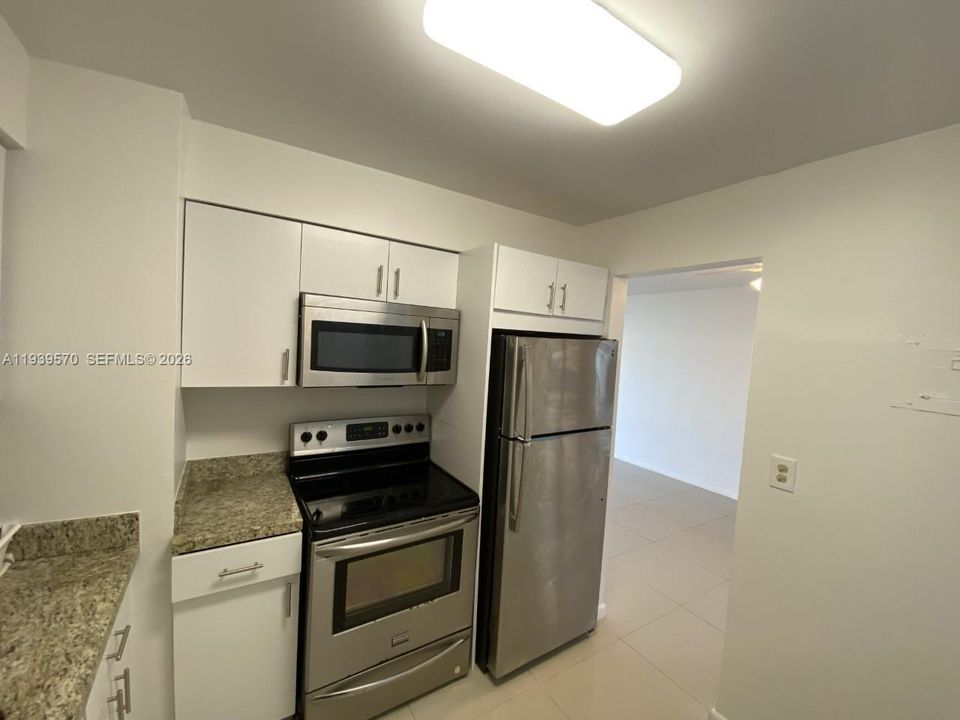 For Sale: $175,000 (2 beds, 2 baths, 1000 Square Feet)