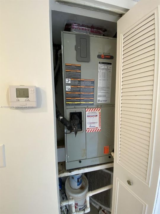 For Sale: $175,000 (2 beds, 2 baths, 1000 Square Feet)