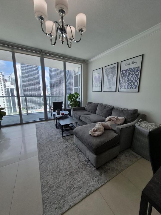 出租: $2,900 (1 贝兹, 1 浴室, 693 平方英尺)