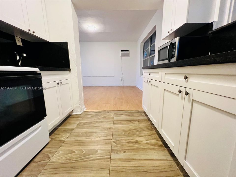 出租: $1,600 (1 贝兹, 1 浴室, 520 平方英尺)