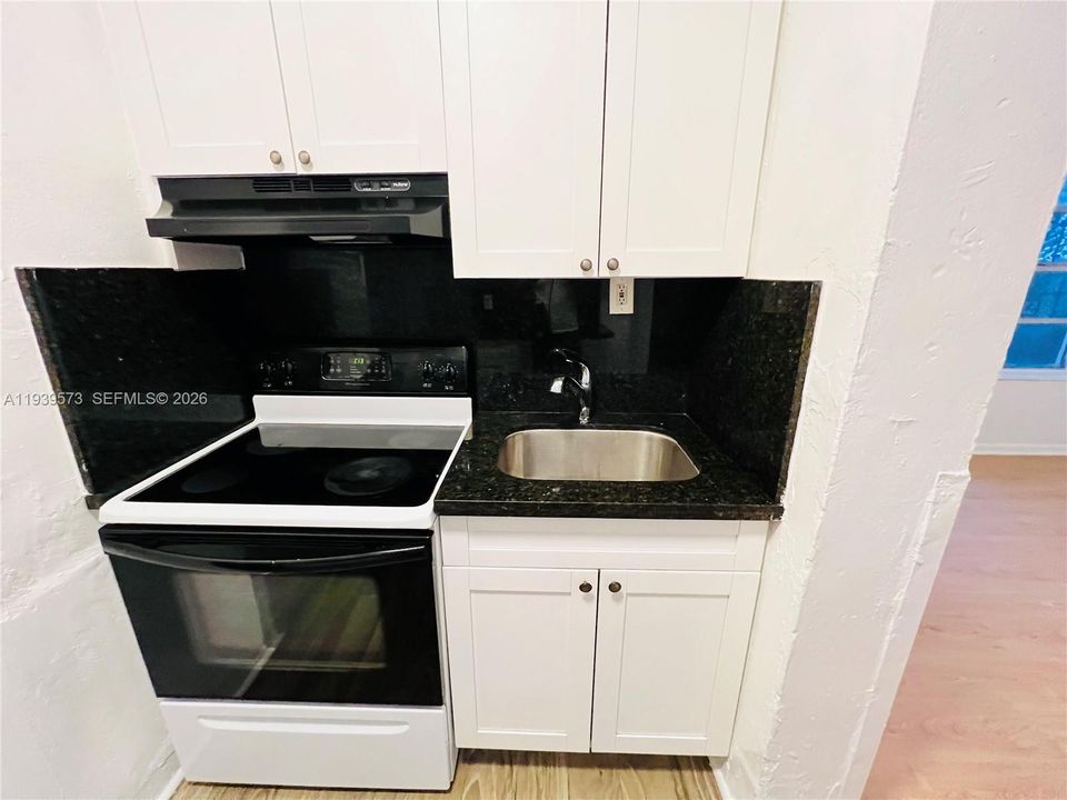 出租: $1,600 (1 贝兹, 1 浴室, 520 平方英尺)