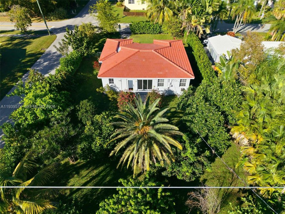 For Rent: $3,000 (2 beds, 1 baths, 1156 Square Feet)