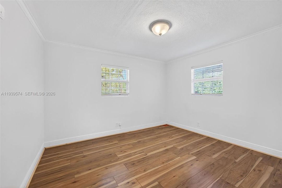 For Rent: $3,000 (2 beds, 1 baths, 1156 Square Feet)