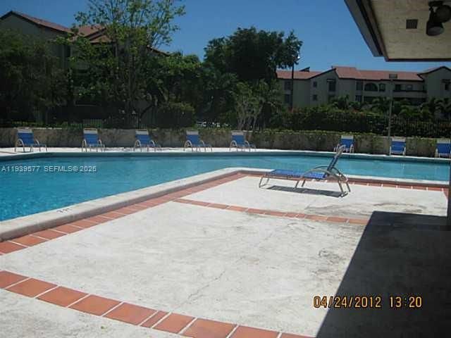 Activo con contrato: $275,000 (2 camas, 2 baños, 1040 Pies cuadrados)