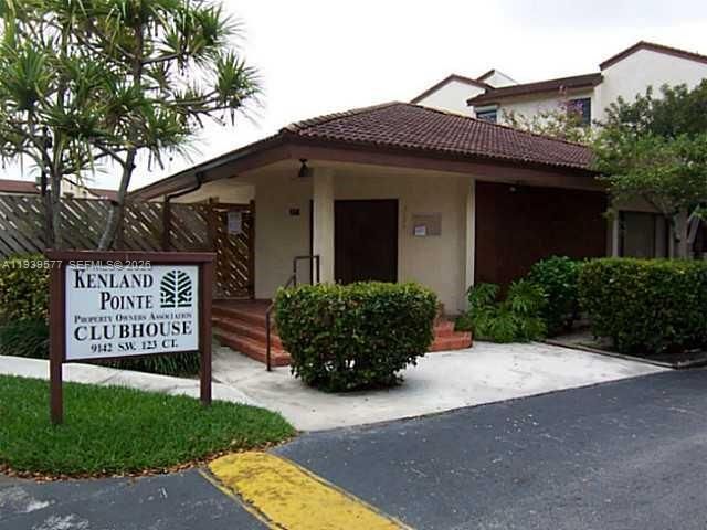 Activo con contrato: $275,000 (2 camas, 2 baños, 1040 Pies cuadrados)