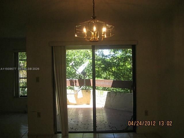 Activo con contrato: $275,000 (2 camas, 2 baños, 1040 Pies cuadrados)