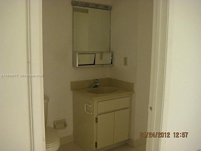 Activo con contrato: $275,000 (2 camas, 2 baños, 1040 Pies cuadrados)