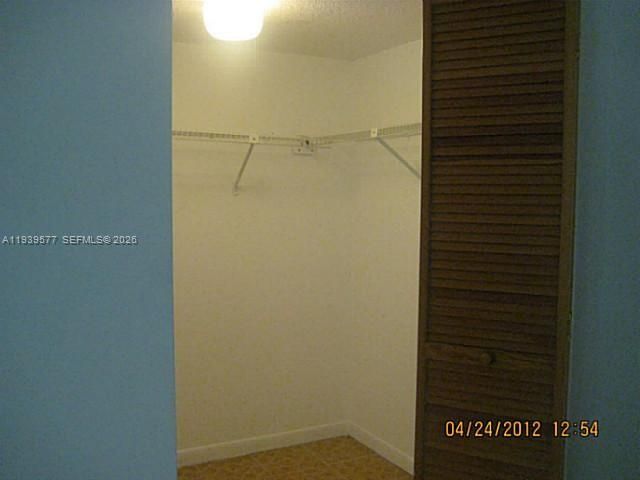 Activo con contrato: $275,000 (2 camas, 2 baños, 1040 Pies cuadrados)