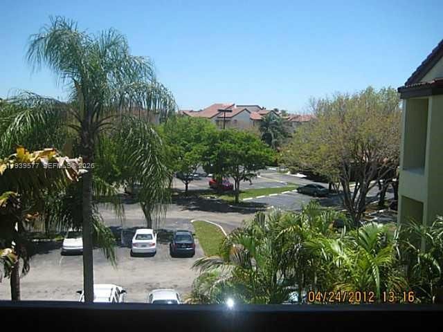 Activo con contrato: $275,000 (2 camas, 2 baños, 1040 Pies cuadrados)