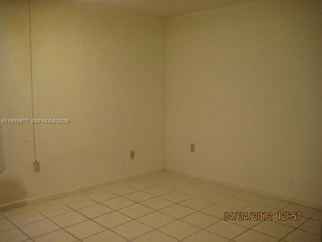 Activo con contrato: $275,000 (2 camas, 2 baños, 1040 Pies cuadrados)