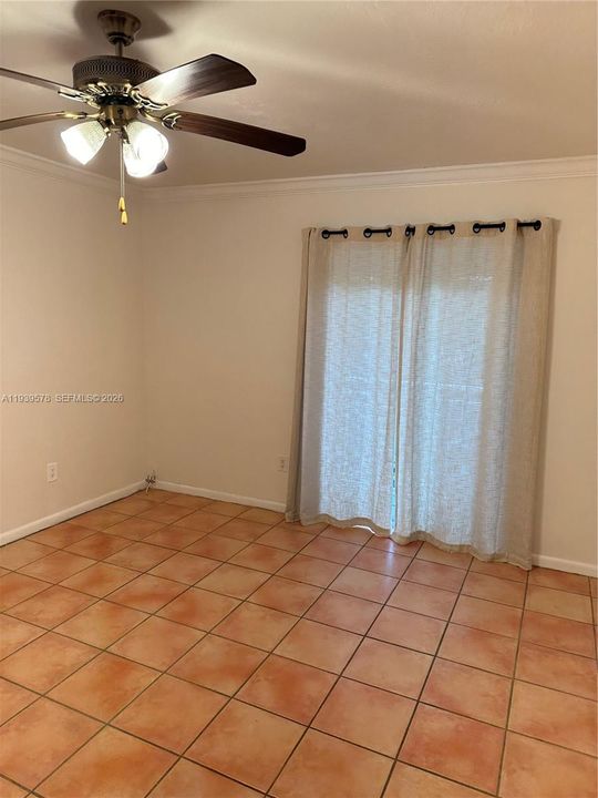 For Rent: $2,400 (1 beds, 1 baths, 608 Square Feet)