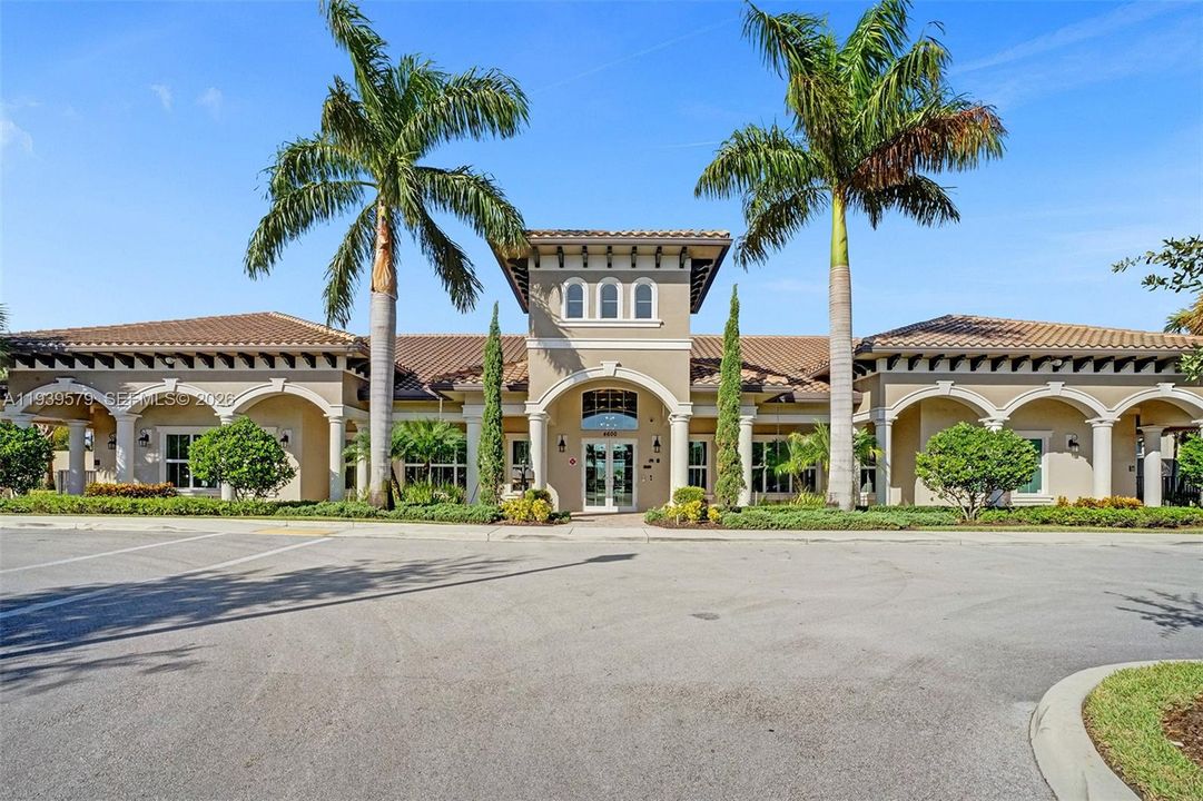 出租: $3,990 (3 贝兹, 2 浴室, 1780 平方英尺)