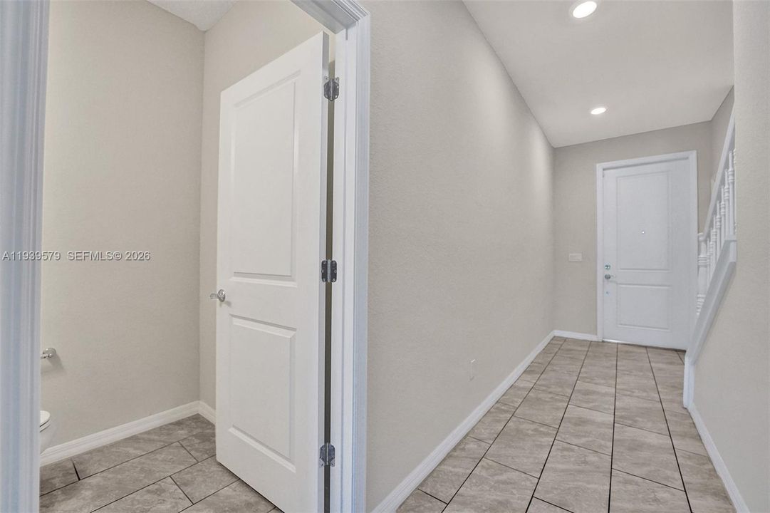 出租: $3,990 (3 贝兹, 2 浴室, 1780 平方英尺)