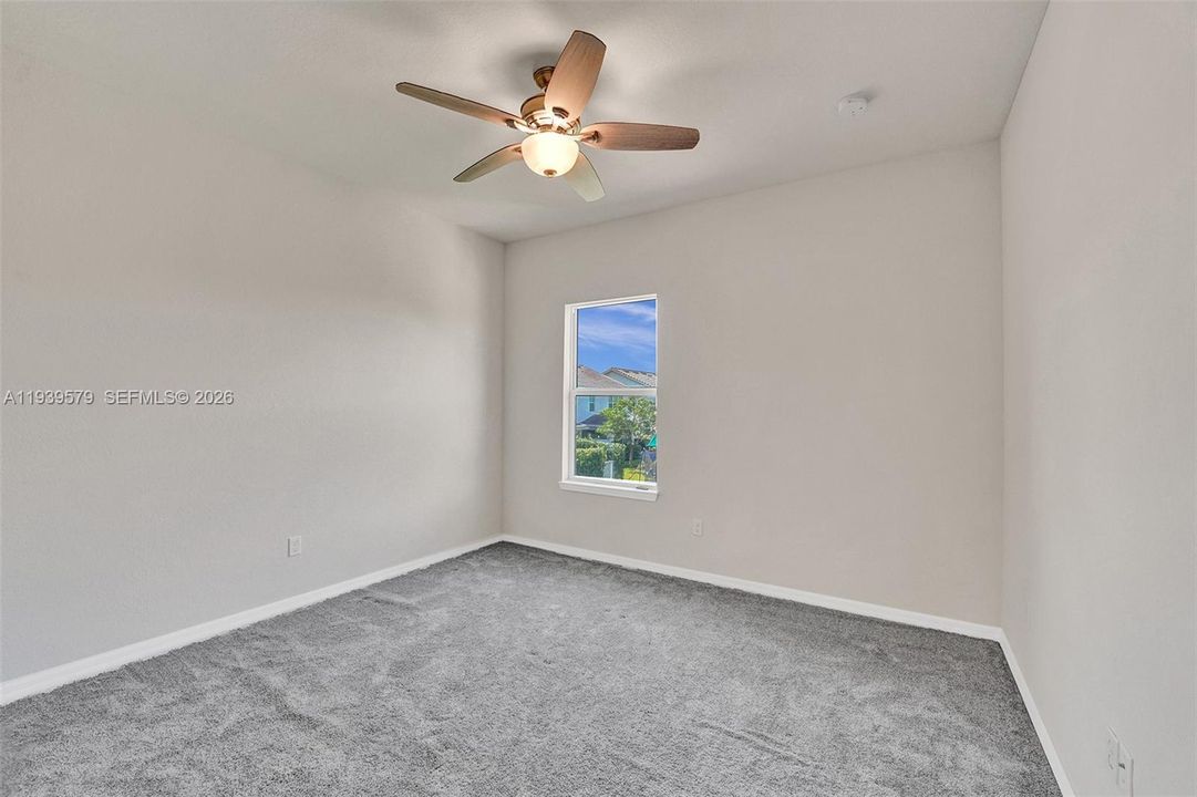 出租: $3,990 (3 贝兹, 2 浴室, 1780 平方英尺)