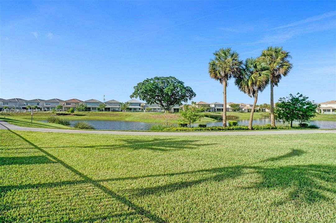 出租: $3,990 (3 贝兹, 2 浴室, 1780 平方英尺)