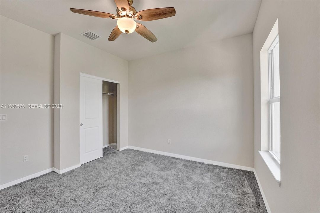 出租: $3,990 (3 贝兹, 2 浴室, 1780 平方英尺)