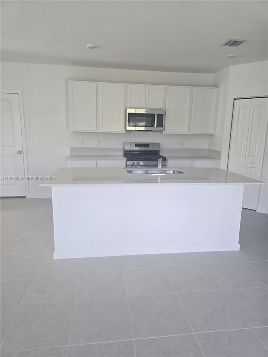 出租: $2,900 (4 贝兹, 2 浴室, 0 平方英尺)