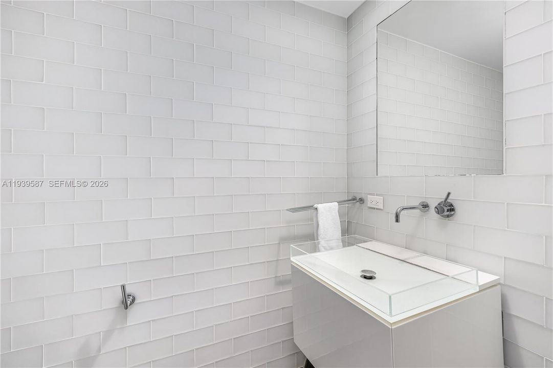 En Venta: $1,200,000 (1 camas, 1 baños, 1000 Pies cuadrados)