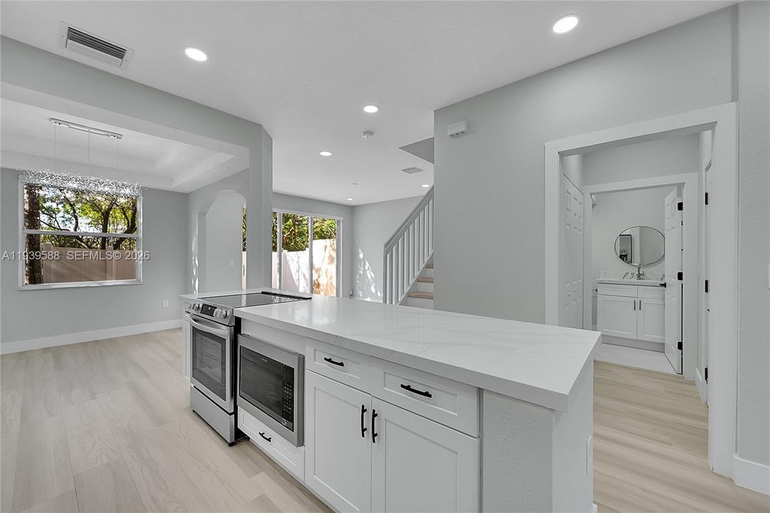 For Sale: $545,000 (3 beds, 2 baths, 1442 Square Feet)