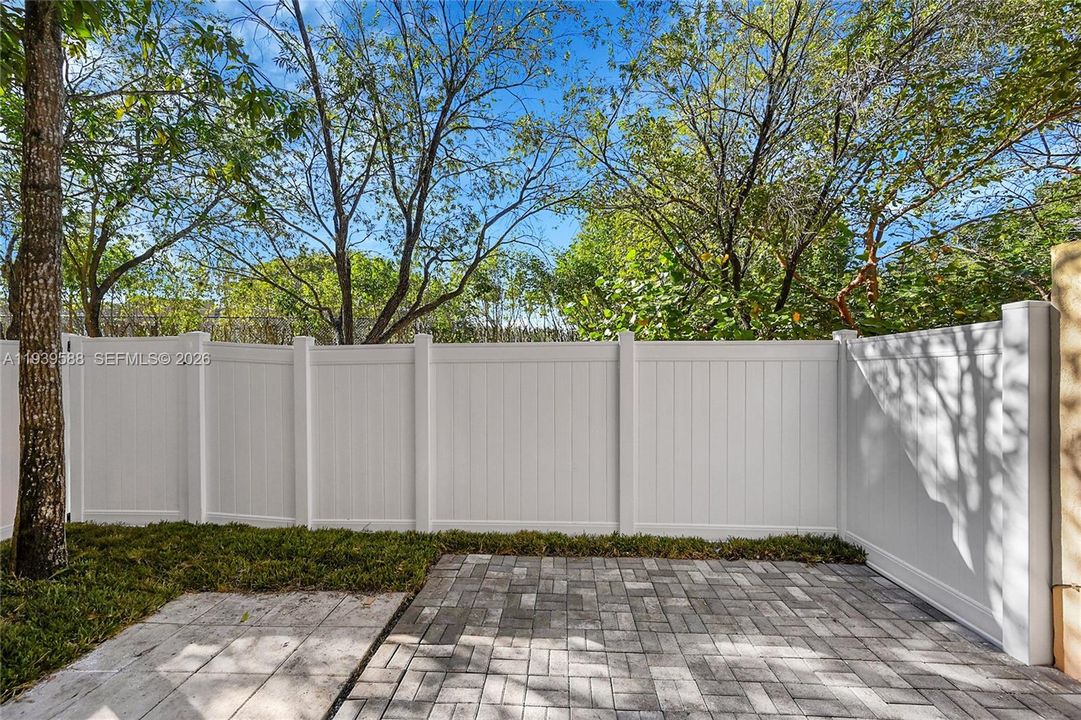 For Sale: $545,000 (3 beds, 2 baths, 1442 Square Feet)