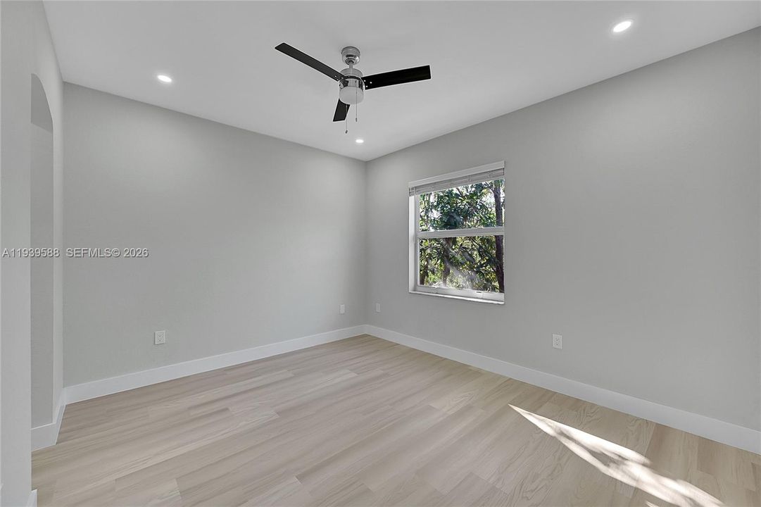 For Sale: $545,000 (3 beds, 2 baths, 1442 Square Feet)