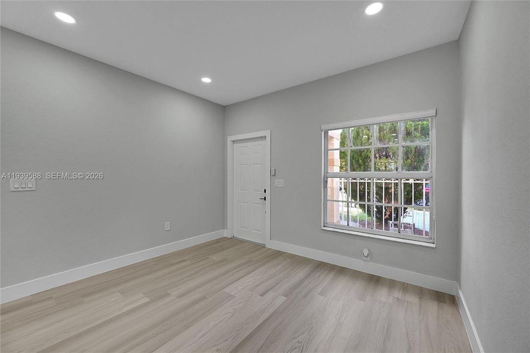 For Sale: $545,000 (3 beds, 2 baths, 1442 Square Feet)