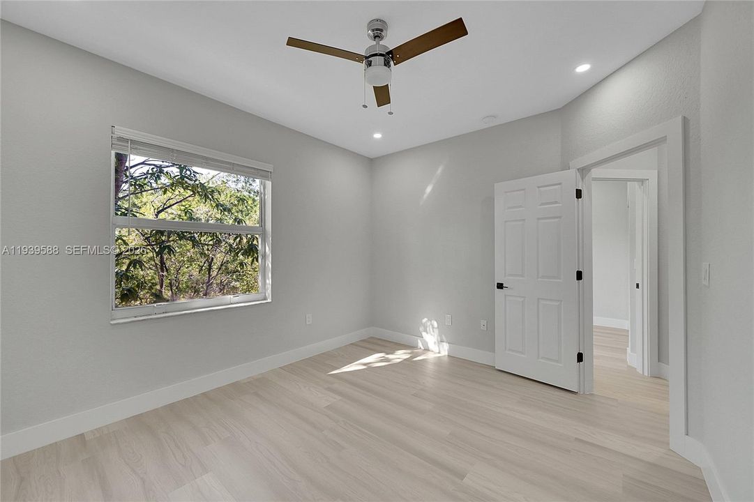 For Sale: $545,000 (3 beds, 2 baths, 1442 Square Feet)