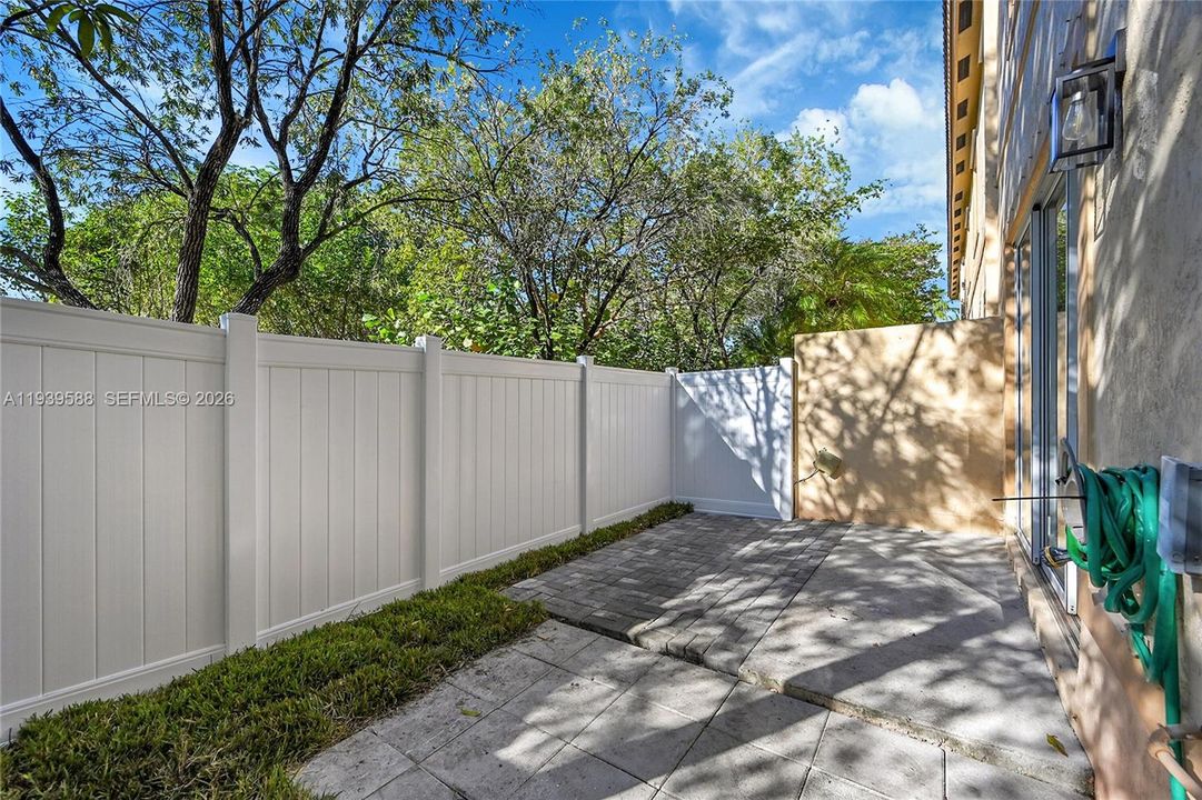 For Sale: $545,000 (3 beds, 2 baths, 1442 Square Feet)