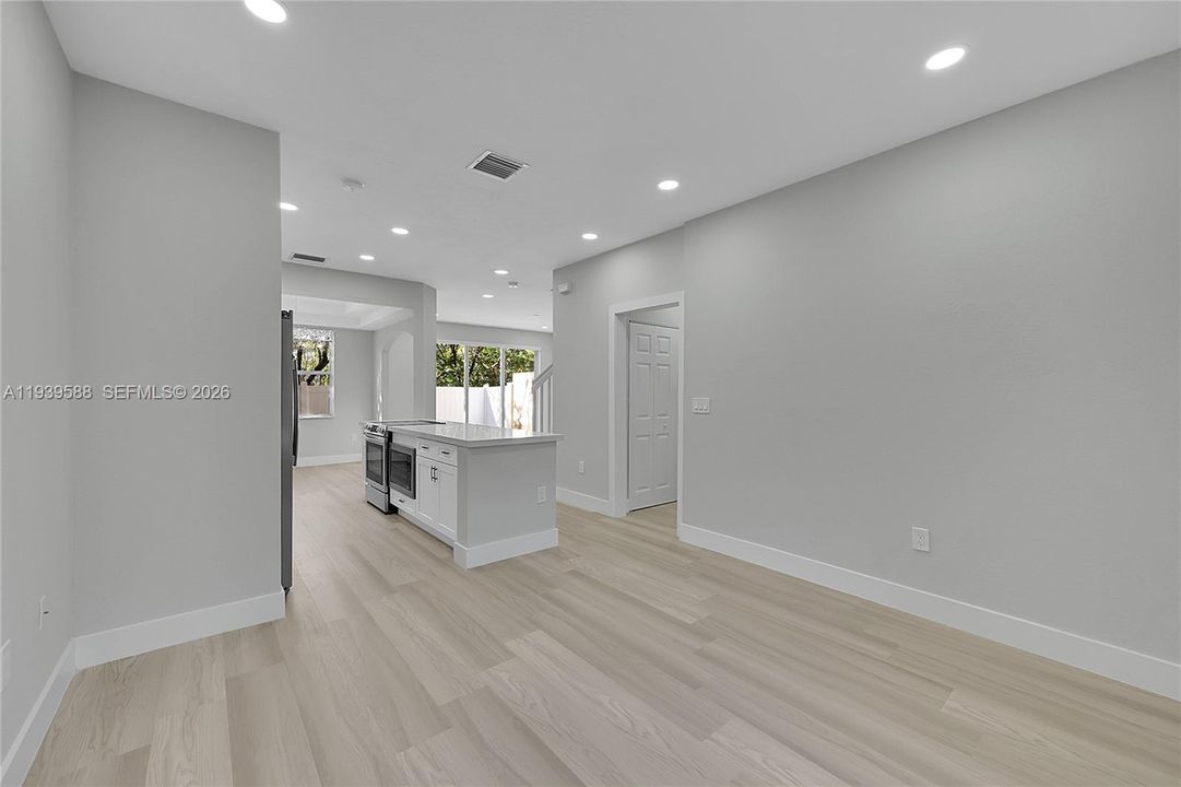 For Sale: $545,000 (3 beds, 2 baths, 1442 Square Feet)