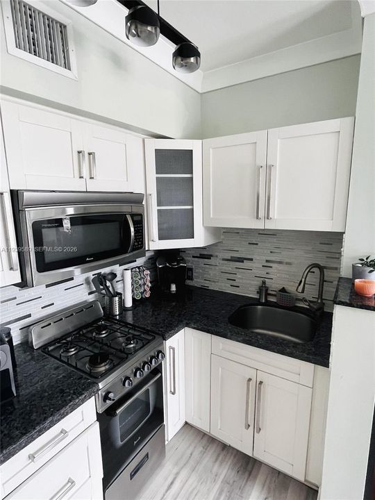 En Venta: $319,000 (2 camas, 2 baños, 570 Pies cuadrados)