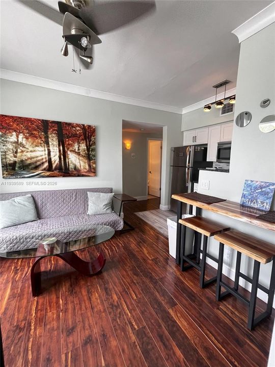 En Venta: $319,000 (2 camas, 2 baños, 570 Pies cuadrados)