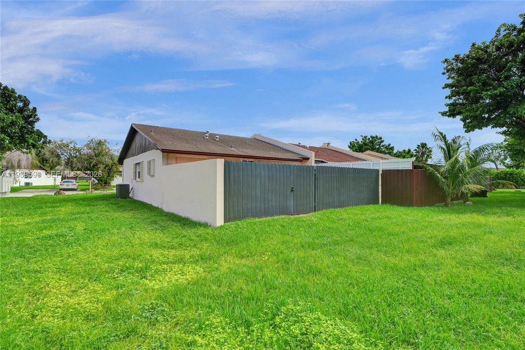 В аренду: $3,000 (3 спален, 2 ванн, 1061 Квадратных фут)