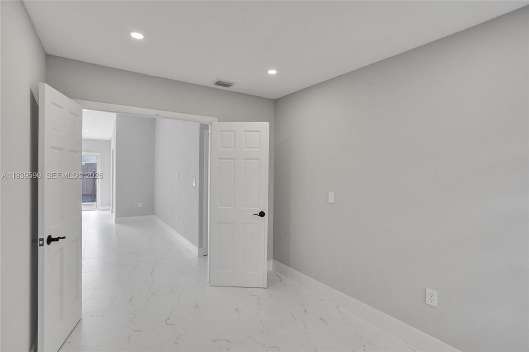 В аренду: $3,000 (3 спален, 2 ванн, 1061 Квадратных фут)