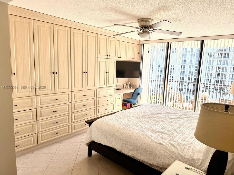 For Rent: $3,700 (2 beds, 2 baths, 1174 Square Feet)