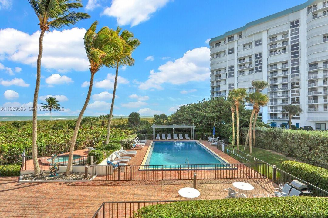 For Rent: $3,700 (2 beds, 2 baths, 1174 Square Feet)