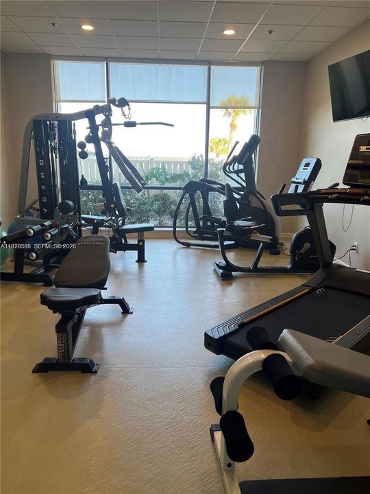 For Rent: $3,700 (2 beds, 2 baths, 1174 Square Feet)